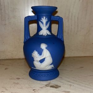 Antique Wedgewood Cobalt Blue Jasperware Handle Vase 4” Collectable